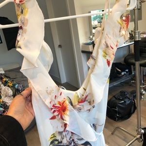 Cute spring/summer wrap dress. Size small